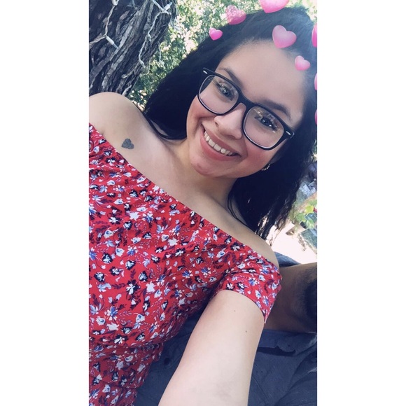 Meet your Posher, Itzel - Picture 1 of 1